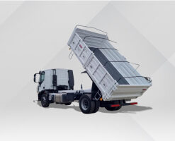 Volcadora trasera con barandas volcables y desmontables